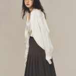 Lee Eun-saem Instagram – .
Photographer. @hongseongjip_
Art Director. @heizy.lim 
Stylist. @r.soll_office 
Makeup. @habibi.s2 
Hair. @myeongjae2ee_