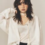 Lee Eun-saem Instagram – .
Photographer. @hongseongjip_
Art Director. @heizy.lim 
Stylist. @r.soll_office 
Makeup. @habibi.s2 
Hair. @myeongjae2ee_