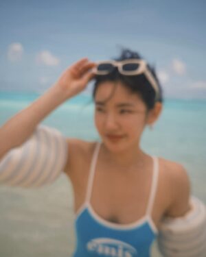 Lee Eun-saem Instagram - 🩵