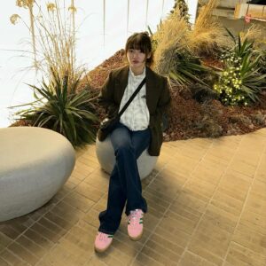 Lee Eun-saem Instagram - 편안한데 불편하게 불편한데 편안하게
