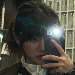 Lee Eun-saem Instagram - 편안한데 불편하게 불편한데 편안하게