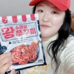 Lee Gook-ju Instagram - #쭈꾸미볶음 이런거 있다구 자랑하려고 올려욥 🤭 #왕수라상쭈꾸미 요즘 #최애템 냉동실에 가득!! 😎 조만간 소개해 드립죠🔥 매콤달콤 탱글 쭈꾸미🐙 차가운 콩나물국에 먹었더니 아따마~쥑이네😆