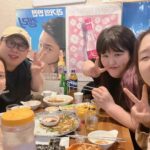 Lee Gook-ju Instagram - #친구 @sweeteunji0817 오랜만에 한국온 친구랑 거의 한달간 함께했네😊 떡볶이만 10번 먹은거 같은데...🤔ㅋㅋㅋ 내 지인들 동료들도 만나고 우리 가족도 만나고 울 바비랑도 친해지고 넘 좋은 시간들이였어~ 잘 놀있으니 우리 또 퐈이팅 하자구👍🏻 다음달엔 내가 갈게🖐🏻 마지막 떡볶이 먹자!!
