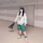 Lee Gook-ju Instagram - 초록좋아💚 아직 반바지는 아닌가.. 에취 #패셔니스타 는 패션도 앞서가지만 계절도 앞서가야 한다🥶 . . 티는 @jjoodangdang #쭈당당에 판매 중이구 바지는 곧 입고 예정 이랍니다 ✌🏻