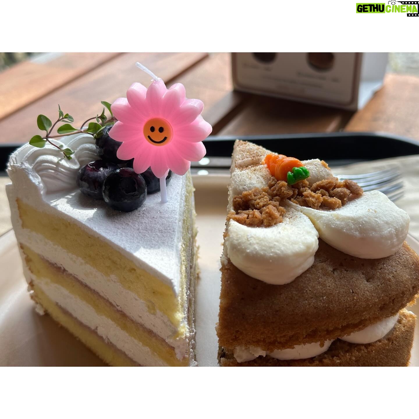 Lee Gook-ju Instagram - #달달구리 날씨가 좋아서 여기까지 왔네..🌸 칭구야 이제 한식도 좀 먹을까? @sweeteunji0817