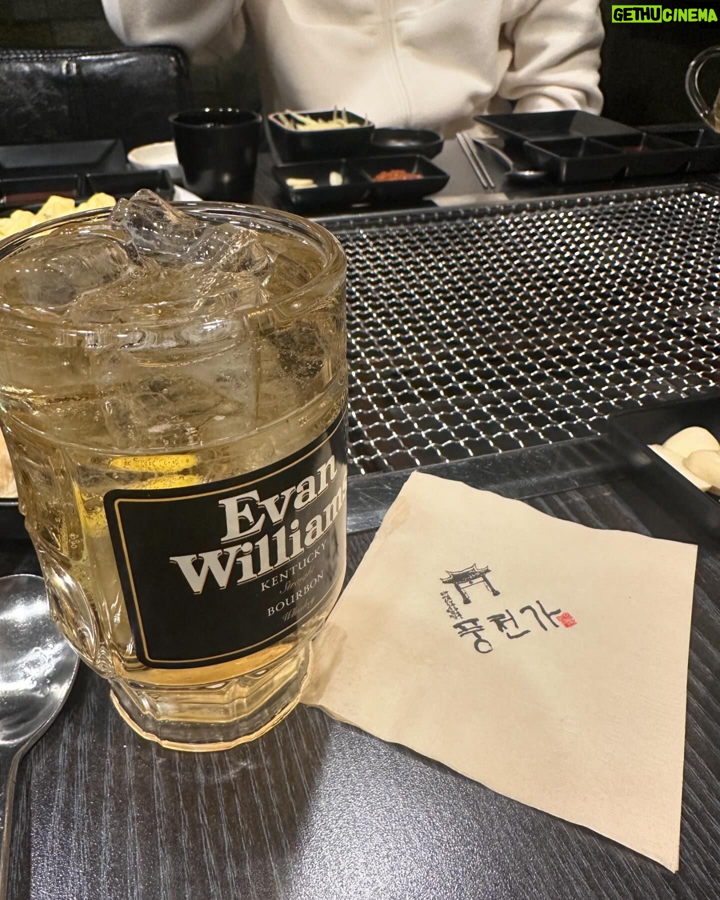 Lee Gook-ju Instagram - 운동하구 한 잔 하면 기분이 조크든요🍺 오랜만에 장어 전복에 WOW 기분이가 더 조크든요 잠을 많이 못잤는데.. 장어때문인가 컨디션은 좋음 🤭 #골린이 들과 회식!! (어제) #청담풍천가