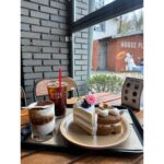 Lee Gook-ju Instagram - #달달구리 날씨가 좋아서 여기까지 왔네..🌸 칭구야 이제 한식도 좀 먹을까? @sweeteunji0817