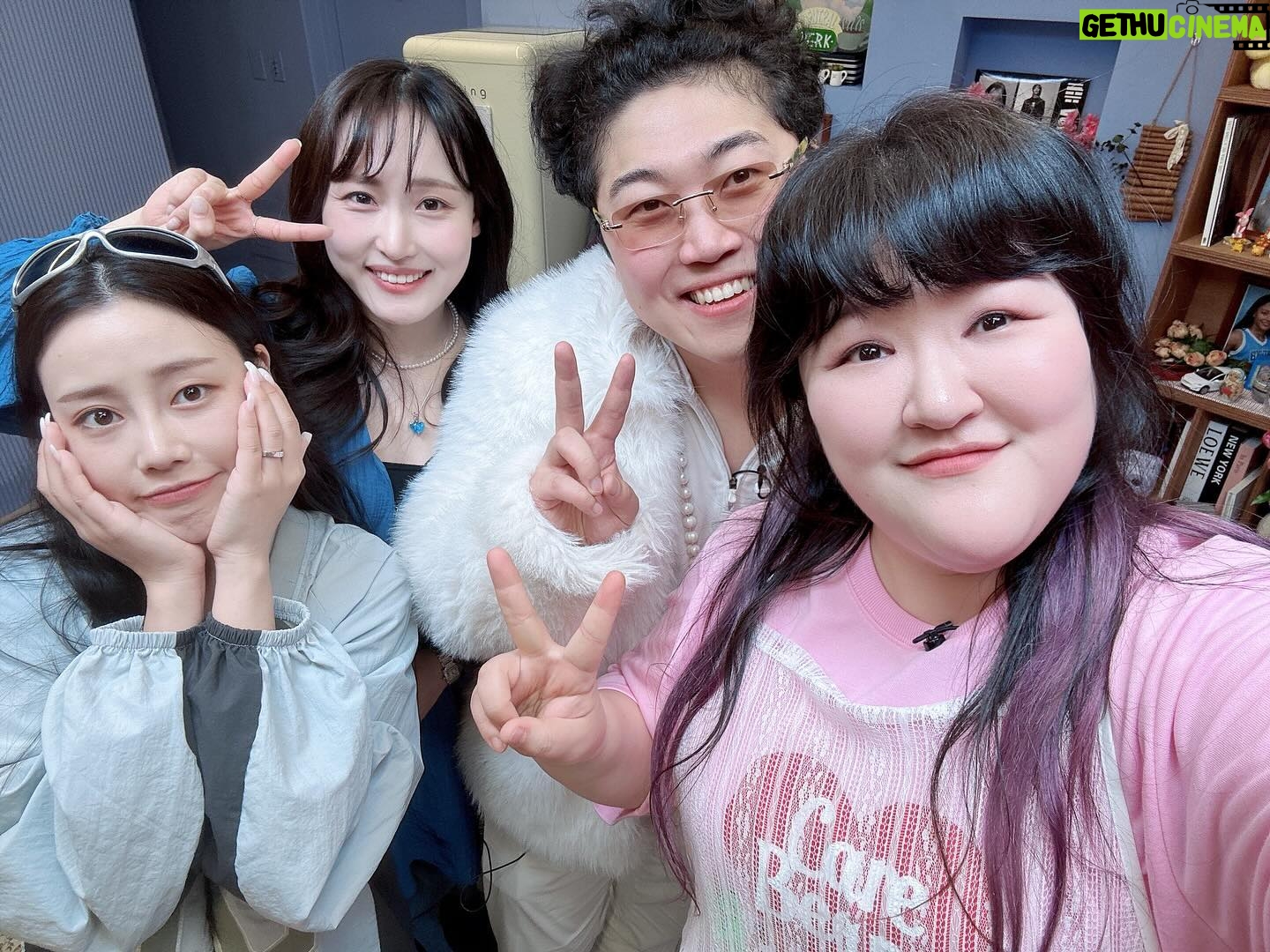 Lee Gook-ju Instagram - 난 왜 자꾸 홍반장이라고 했지😂 재밌었던 #홍박사 #조주봉 #조훈 이랑 촬영 편집해서 보니 더 재밌네💜주봉아 나와줘서 거마워🖐🏻 여름 전에 선민이랑 너랑 혜지랑 수현이랑 다같이 보자