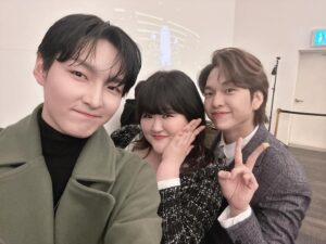 Lee Gook-ju Instagram - 바쁜주말🖐🏻
@_hyejidaejiiiii @hochul87 결혼축하해👰🏻‍♀️🤵🏻
@mkseol @da_w0214 생일축하해 👦🏻👩🏻
.
오랜만에 만난 코빅 식구들과 회사 사람들 모두 반가웠어요🤍