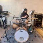 Lee Gook-ju Instagram - #드린이 첫 수업날 🥁 칭구 덕분에 좋은쌤 만났지뭐야 ㅋㅋ 쌤 에너지가 학생만큼 좋으시네요 #흥국주 두번 배웠는데.. 잘 한다며 숙제까지 내주시는 열정쌤!! 저도 #꼬꼬방 2호점 차리게 도와주세요 🫣 조만간 #사랑비 간다!!! 다들 기대해 매일매일이 취미로 하루하루가 빡셈.. 하고싶은건 해야지👍🏻