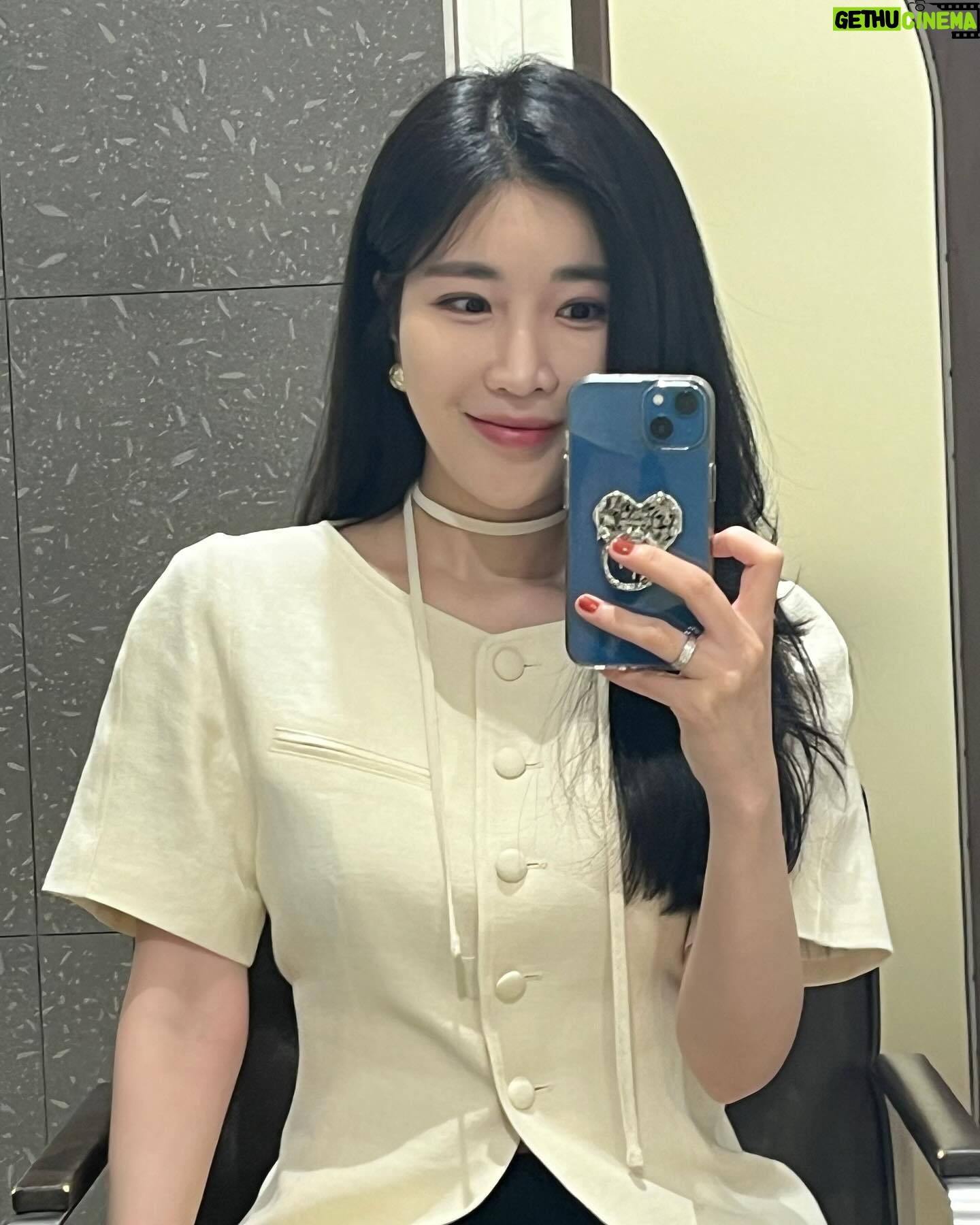 Lee Hae-ri Instagram - 스케쥴 가기전에 준비가 일찍 끝나서 사진을 좀 찍어보았습니다아아아!!!???