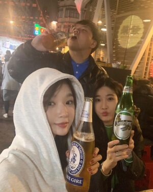 Lee Hae-ri Instagram - 이쨔나요!!!!!!
준빈이랑 밍키랑 저랑 여행 다녀왔어요!!!!!!!!
오늘 6시 곽튜브 채널로 갑시다
사부작사부작 뭐하고 놀았나 2부작이에요
이런 갑작여행 처음이지만 너어어어무 재밌었답니다
여러분 많관사부❤️