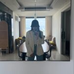 Lee Hae-ri Instagram - 요즘 요것저것 모음집 1.퇴근행복 2.왓츠인마이백 짱맛 3.너무기야운 촛대 4.최애모자 모자분리불안 5.감쟈 new장난감통 장만 6.스피커득템 7.어그에서 나 키작인거 어뜨케알았쨰 8.콘란샵 구경갔다 데려옴💙 9.나는 초가 너무 좋아요 10.내사랑 카레우동