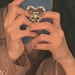 Lee Hae-ri Instagram - 요즘 젤 좋아하는!!!! 자가비 케첩맛…초코파이 바나나…. 넘 예쁜 올리비에🫒 그리고…목도리 쟈감이🤎