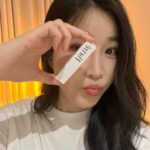 Lee Hae-ri Instagram - 바르고 진짜 깜짝이야. 갑자기 입쯀미인💋💄 이렇게 촉촉하고 자연스럽게 예쁠 수 있나요 주의:사진 컬러보다 실물이 더 예쁠 수 있음