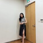 Lee Hae-ri Instagram - 송 스틸러 제작 발표회!!!! 내일 첫 방송이지여🖤많관사부우우우
