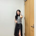 Lee Hae-ri Instagram - 송 스틸러 제작 발표회!!!! 내일 첫 방송이지여🖤많관사부우우우