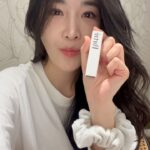 Lee Hae-ri Instagram - 바르고 진짜 깜짝이야. 갑자기 입쯀미인💋💄 이렇게 촉촉하고 자연스럽게 예쁠 수 있나요 주의:사진 컬러보다 실물이 더 예쁠 수 있음