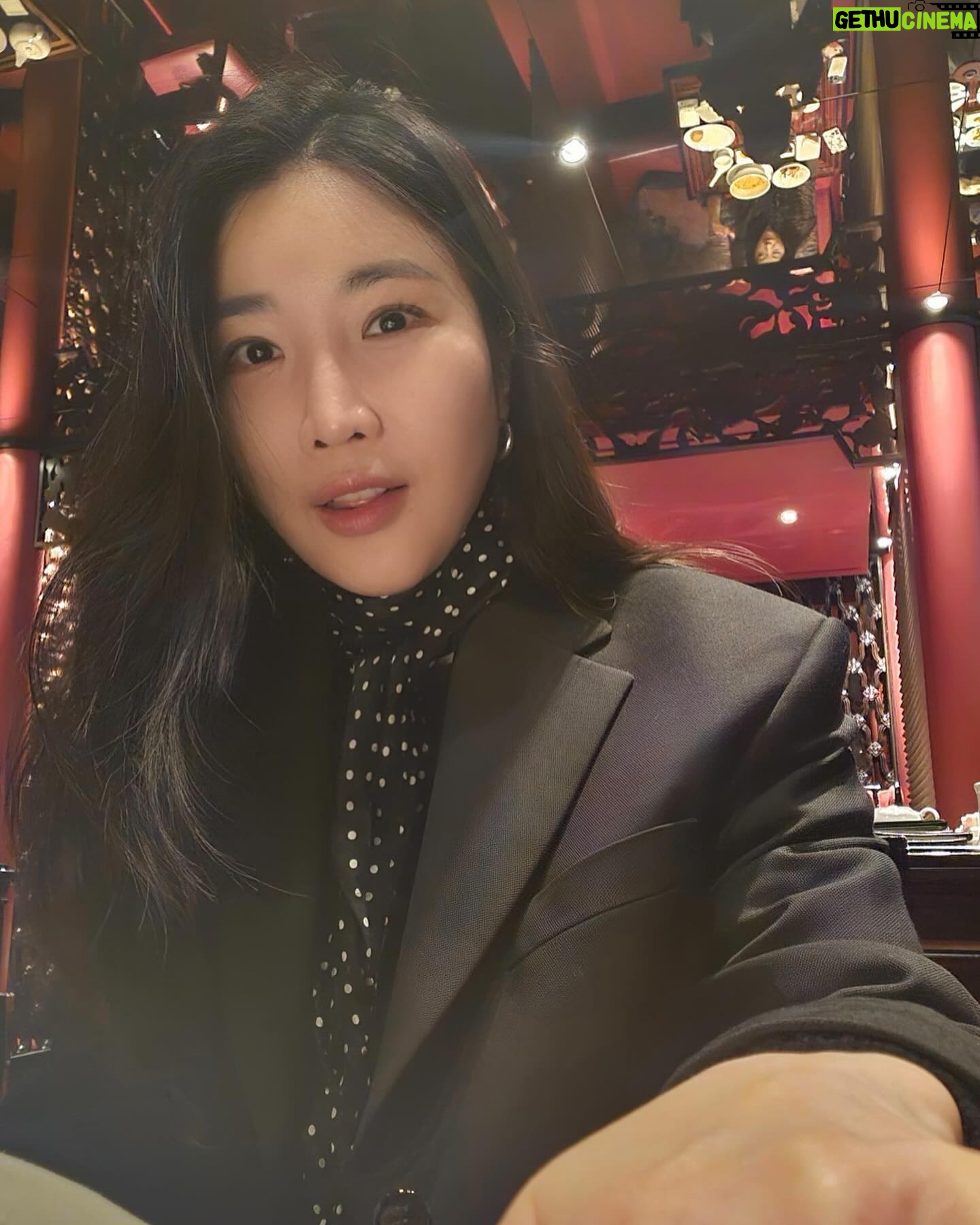 Lee Hae-ri Instagram - 오늘!!!!!! 생일 축하해 주신 모든 분들 감사합니다아아아 더 축하해 달라고 12시 전에 올렸어요 데헷❤️ 한 살 열심히 먹고 2024년도 또 열심히 한번 살아보겠습니다요????
