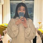 Lee Hae-ri Instagram - 요즘 내 출근 유니폼 그리고 엄마 발이 포근한 내사랑 바부🤎