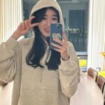 Lee Hae-ri Instagram - 요즘 내 출근 유니폼 그리고 엄마 발이 포근한 내사랑 바부🤎