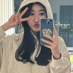 Lee Hae-ri Instagram - 요즘 내 출근 유니폼 그리고 엄마 발이 포근한 내사랑 바부🤎