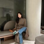 Lee Hae-ri Instagram - 내일은 더 춥다는데!!!!!!휴 저는 벌써 감기가 두번이나 걸렸어요.. 아직도 코맹맹이로 재채기와 함께 이 글을 쓰고 있지만 세번 안 걸린 게 어디예요^^^^^ 다들 저녁 맛있게 먹어요!!!!❤️ #나는뜨끈뜨끈콩비지먹을꺼야