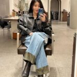 Lee Hae-ri Instagram - 오늘은 날씨가 비도 오고 꾸불랑꾸불랑 하지만 그거 알아요?이런 날 너편돼 들으면 또 막 괜히 울칵하고 더 좋던데❤️