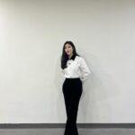 Lee Hae-ri Instagram - 싱어게인3 마지막 촬영 날!! 참가자분들을 비롯한 모든 스태프분들 심사위원 분들 너무 너무 수고하셨습니다!!