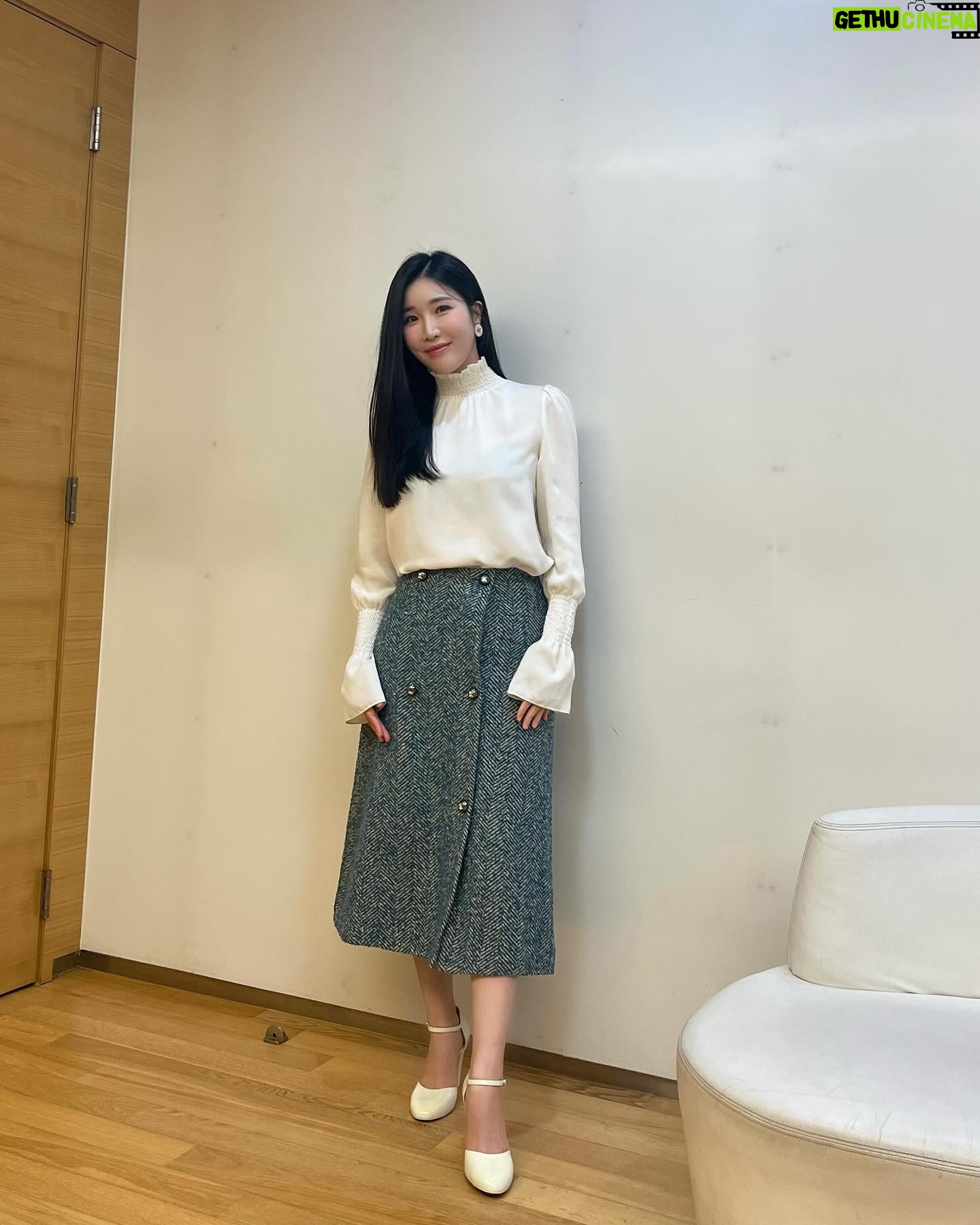 Lee Hae-ri Instagram - 노래 훔치러 갔다가 호되게 당하고 온 날~~