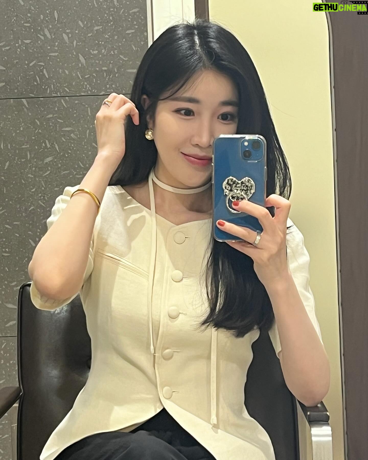 Lee Hae-ri Instagram - 스케쥴 가기전에 준비가 일찍 끝나서 사진을 좀 찍어보았습니다아아아!!!???