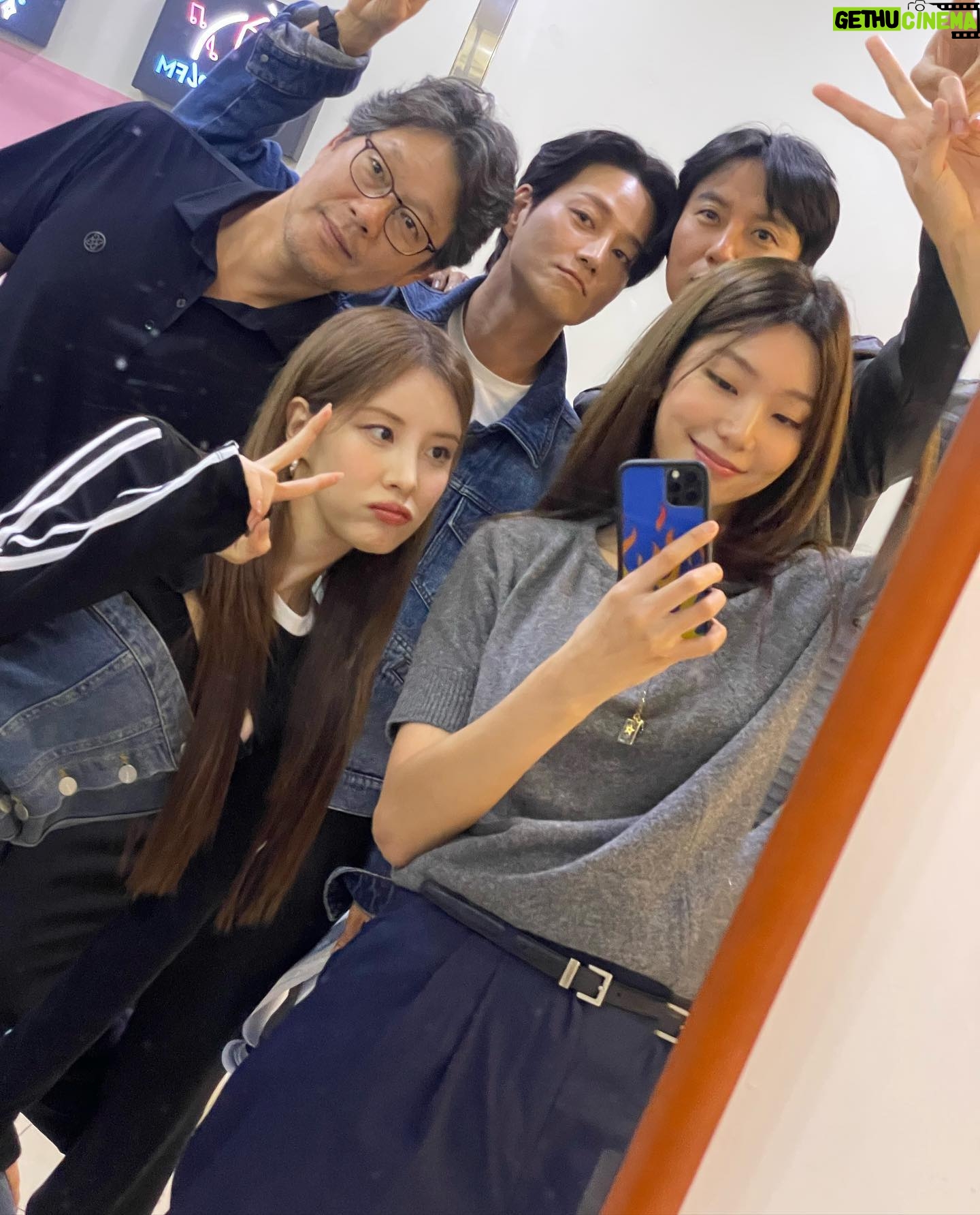 Lee Ho-jung Instagram - #도적 #songofthebandits Now on netflix ❤️🔥❤️🔥❤️🔥❤️🔥