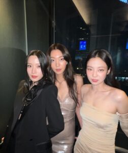 Lee Ho-jung Instagram - 🖤