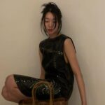 Lee Ho-jung Instagram – 🤳🏽🌠

@prada #pradabuckle #ad