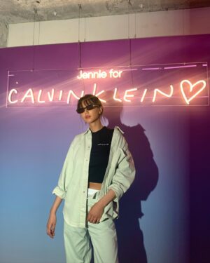 Lee Ho-jung Instagram - @jennierubyjane for @calvinklein 🌟