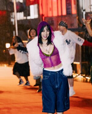 Lee Hyo-ri Instagram - 나의 과정에 더이상
애를 쓰다
악에 받히다
죽도록
같은 
아픔의  말들은 없었다
그리고 나를 미워하지 않았다
 
그냥 다 좋았고 행복했다 그리고 감사했다
예고없이 내리는 비까지도🦋