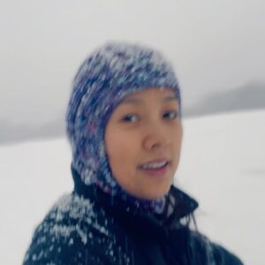 Lee Hyo-ri Instagram - 제주엔 눈이 이만큼이나 왔어요~ 집에 들어오는 길목도 나무들이 가려버렸네요~ 남편이 감기로 아파서 조용한 크리스마스이브 보냈어요~ 따뜻한 차한잔 마시며 안부 전합니다. 모두 평안한 크리스마스되세요🙏🦋❤️❤️