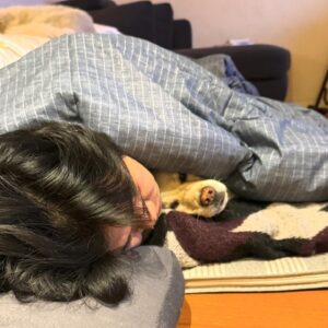 Lee Hyo-ri Instagram - 제주엔 눈이 이만큼이나 왔어요~ 집에 들어오는 길목도 나무들이 가려버렸네요~ 남편이 감기로 아파서 조용한 크리스마스이브 보냈어요~ 따뜻한 차한잔 마시며 안부 전합니다. 모두 평안한 크리스마스되세요🙏🦋❤️❤️