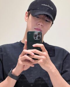 Lee Hyun-woo Instagram - 💡