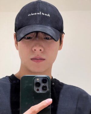 Lee Hyun-woo Instagram - 💡