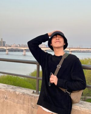 Lee Hyun-woo Instagram - 다들 행복한 사월!