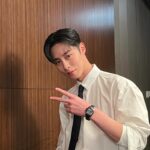 Lee Jae-wook Instagram - 🙋‍♂️🖤