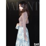 Lee Ji-ah Instagram - @maisonvalentino #언박싱발렌티노 Thank u🙏🏻 bnt 📸