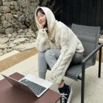 Lee Ji-ah Instagram - 💻👻☁️💨