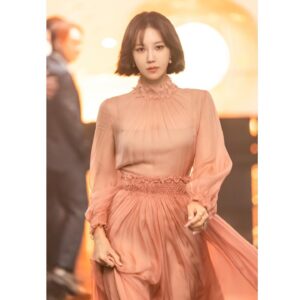 Lee Ji-ah Instagram - 많은사랑 주셔서 감사합니다🙇🏼‍♀️ 모두에게 희망찬 새해가 되기를 간절히 기원합니다!! 건강하세요🙏🏻