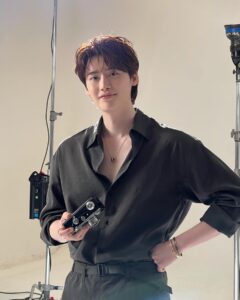 Lee Jong-suk Instagram - 🌝
