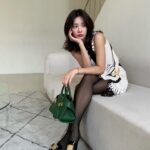 Lee Ju-bin Instagram - 🖤 💚🖤 @ferragamo #페라가모