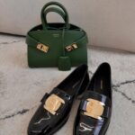 Lee Ju-bin Instagram - 🖤 💚🖤 @ferragamo #페라가모