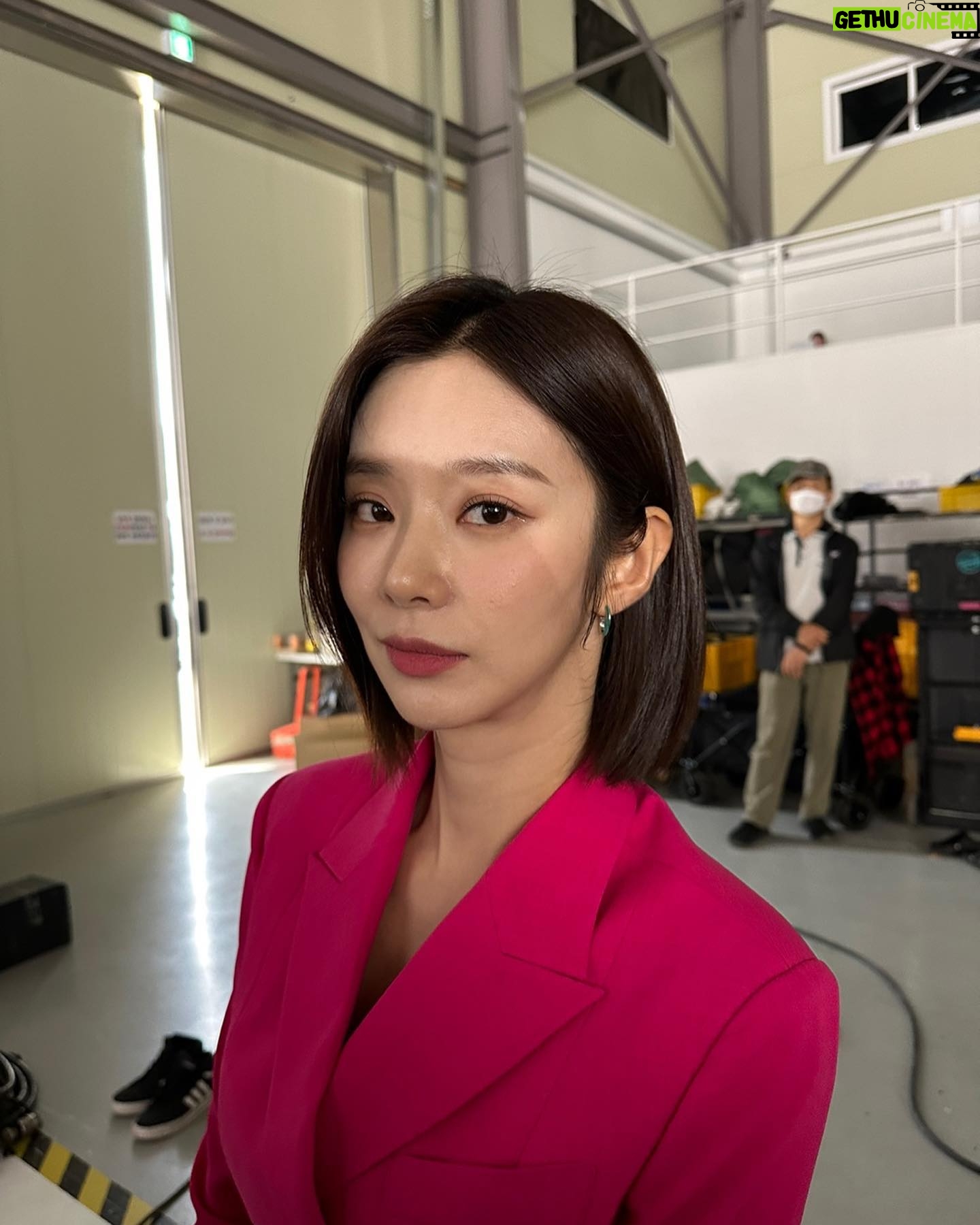 Lee Ju-bin Instagram - 아 없어요 진짜 없어요 #수수료 #iM하이 #하이투자증권