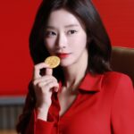 Lee Ju-bin Instagram - 크래커는 리츠다❤️ #리츠 #리츠크래커 바삭바삭👻